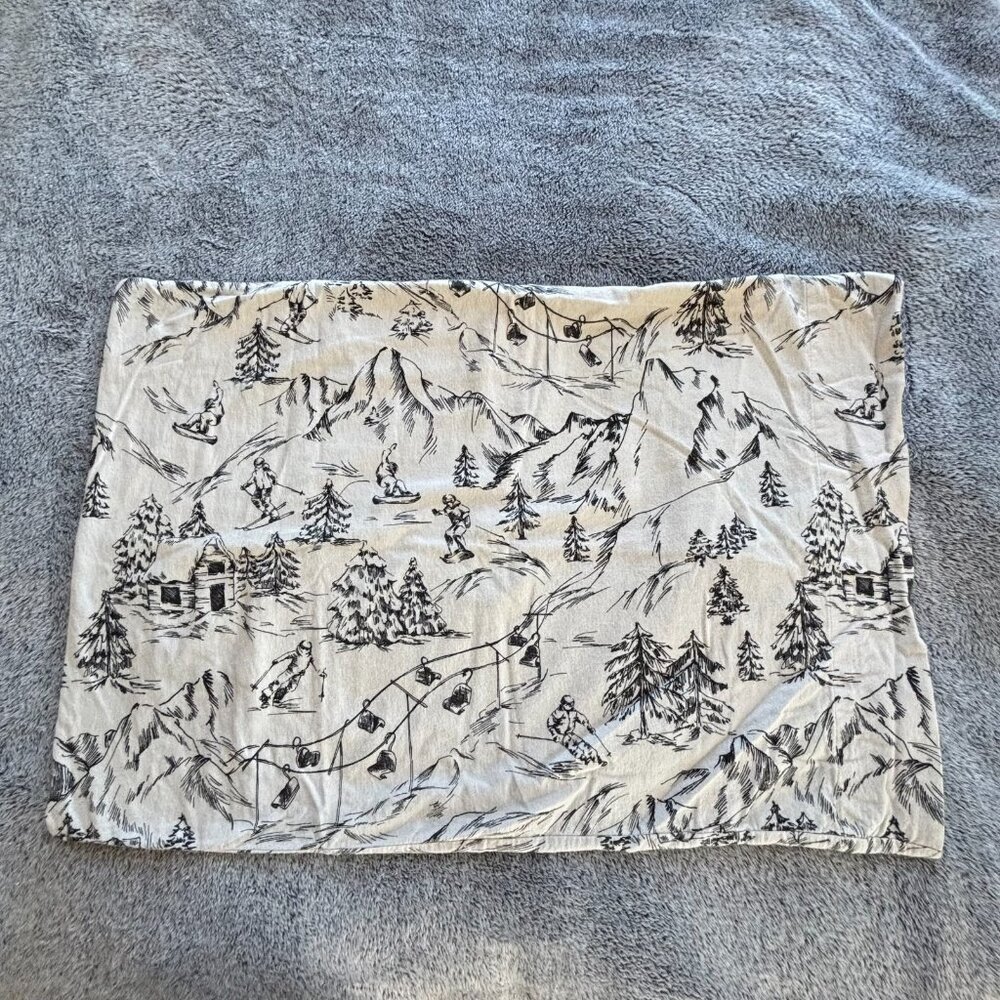 Pottery Barn Mountain Run Flannel Organic Cotton Pillowcase (1) Line Art 19167